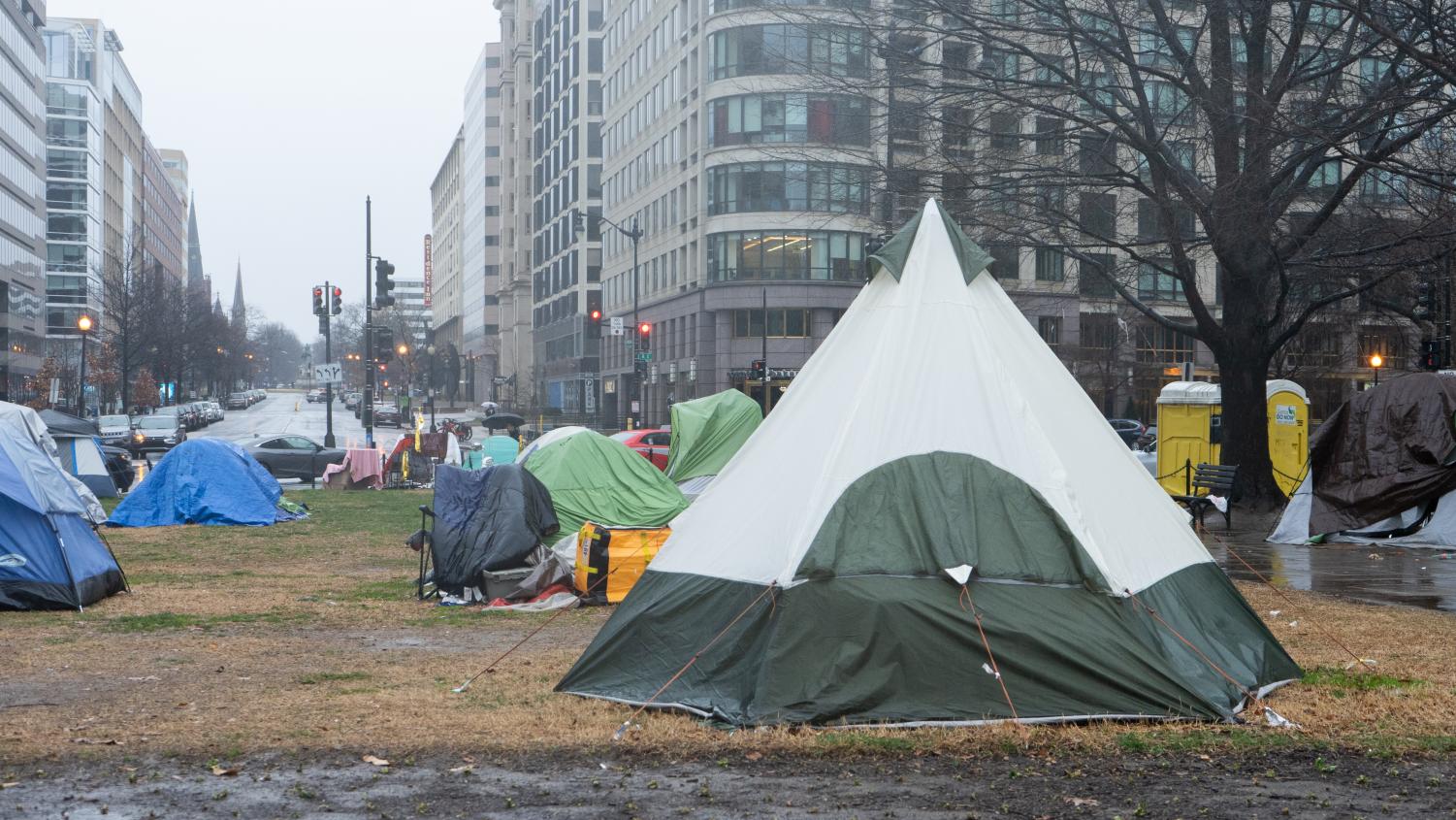 Encampment+clearings+displace+people+experiencing+homelessness